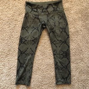 Lululemon Wunder Under Capri